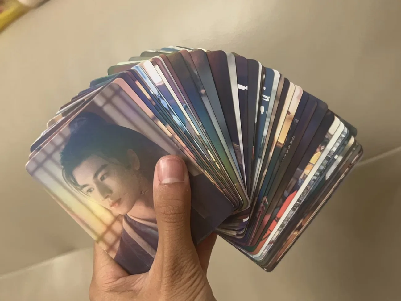 Zhuyu peripheral laser high gloss film Cosplay small card rounded corner LOMO small card 55 sheets per box
Zhuyu peripheral laser high gloss film Cosplay small card rounded corner LOMO small card 55 sheets per box