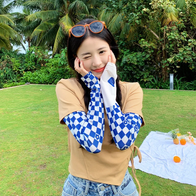 Smiley face plaid ice silk sunscreen sleeves women's summer loose sleeves high value ice sleeves driving arm sleeves
Smiley face plaid ice silk sunscreen sleeves women's summer loose sleeves high value ice sleeves driving arm sleeves