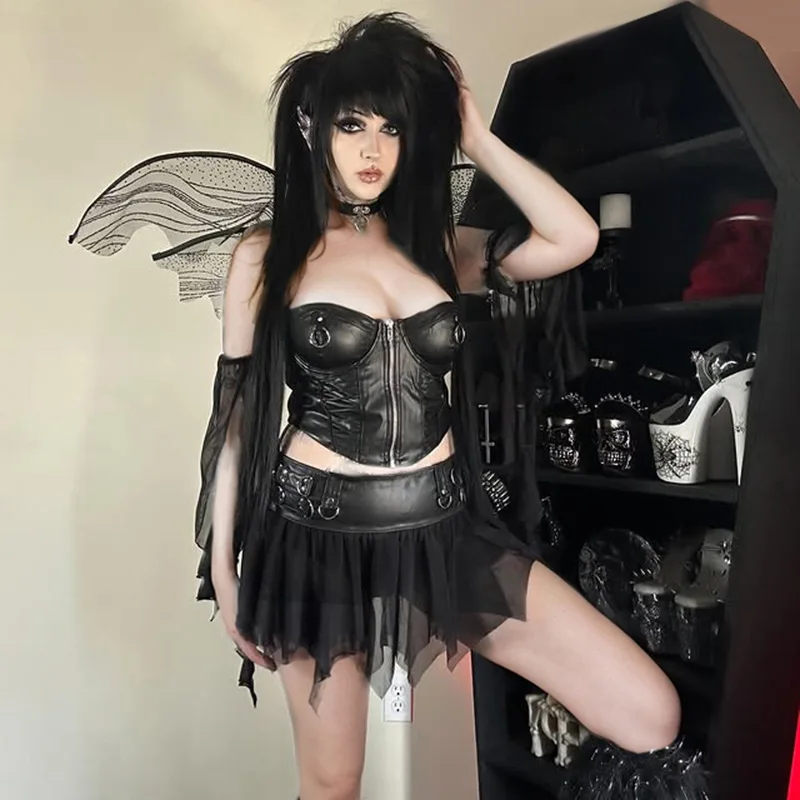 Dark Gothic Style Metal Decoration Leather Splicing Mesh Low Waist A-Line Irregular Hem Skirt Short
Dark Gothic Style Metal Decoration Leather Splicing Mesh Low Waist A-Line Irregular Hem Skirt Short