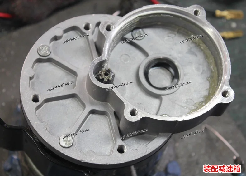 Low Speed 12V 250W DC Brushed Motor Wear Resistant Reduction Drive Motor For Scooter Farm Machinery
Low Speed 12V 250W DC Brushed Motor Wear Resistant Reduction Drive Motor For Scooter Farm Machinery