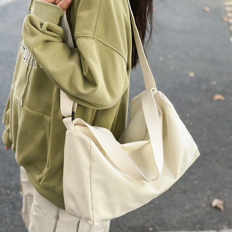 Women Shoulder Bag Casual Tote Bag Fashion Handbag Canvas Bag for Daily Use Simple Style Lightweight Design
Women Shoulder Bag Casual Tote Bag Fashion Handbag Canvas Bag for Daily Use Simple Style Lightweight Design