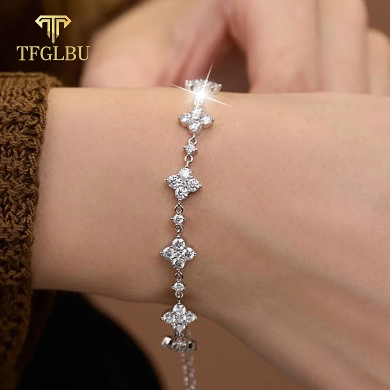 TFGLBU новый милый цветок муассанит браслет для женщин 100% твердое серебро 925 пробы с покрытием 18 карат лабораторный бриллиант свадьба подарок на день рождения ювелирные изделия
TFGLBU новый милый цветок муассанит браслет для женщин 100% твердое серебро 925 пробы с покрытием 18 карат лабораторный бриллиант свадьба подарок на день рождения ювелирные изделия