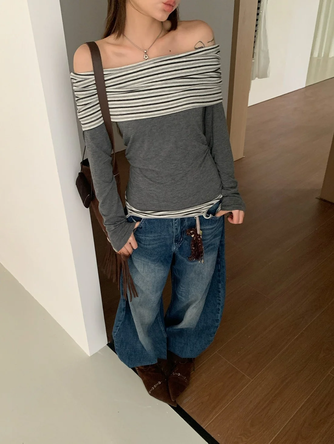 Женская облегающая футболка NUMIND с одним открытым плечом, вязаная, в полоску, из полиэстера, для повседневной носки
Женская облегающая футболка NUMIND с одним открытым плечом, вязаная, в полоску, из полиэстера, для повседневной носки