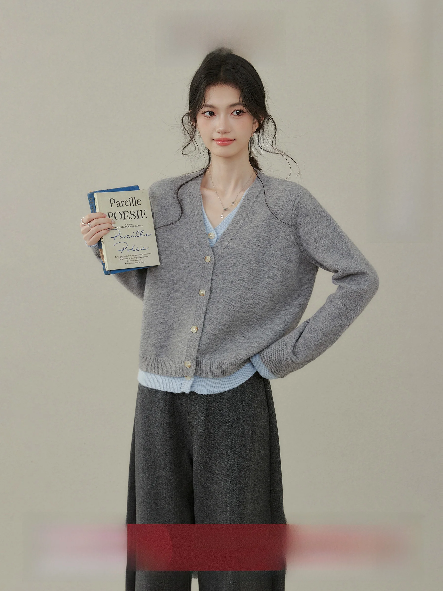 St. Academy ey Splice Sweater Women's Faion Autumn New Sle Color Blo Layered Top Warmth Heating V-ne Long Sl...
St. Academy ey Splice Sweater Women's Faion Autumn New Sle Color Blo Layered Top Warmth Heating V-ne Long Sl...