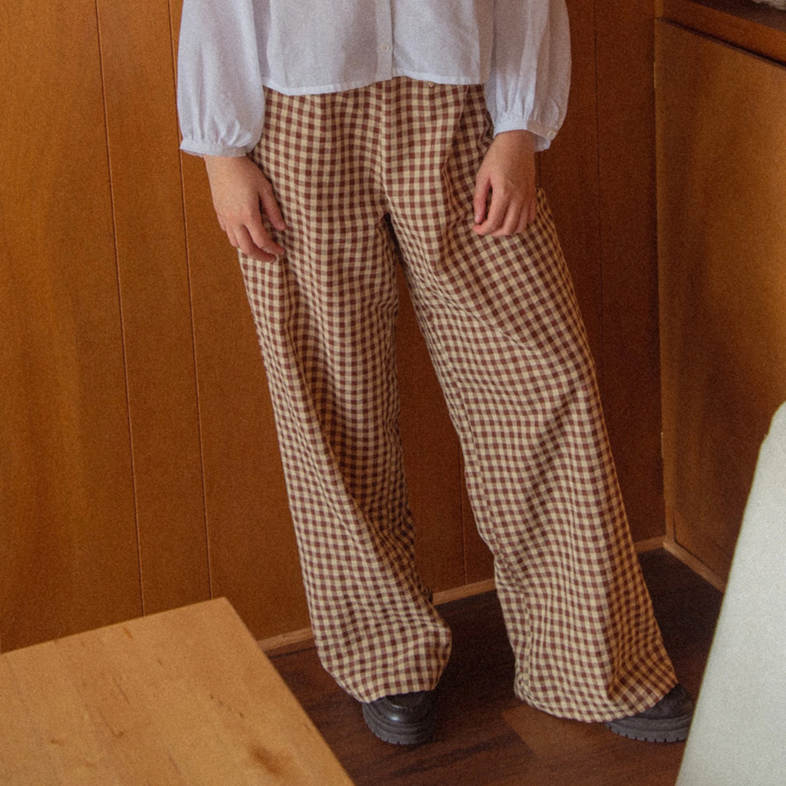 Women Vintage 2000s Aesthetic Wide Leg Pants Casual Loose Elastic Plaid Trousers with Pockets for Work Office Streetwear
Women Vintage 2000s Aesthetic Wide Leg Pants Casual Loose Elastic Plaid Trousers with Pockets for Work Office Streetwear