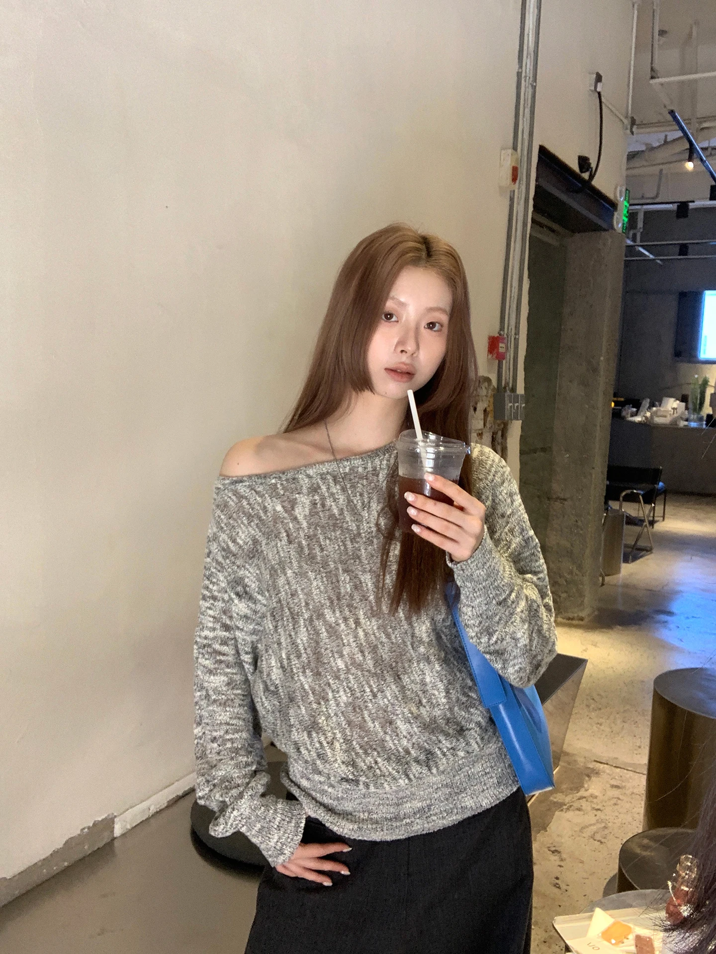 Ay вязаный свитер, женская свободная верхняя одежда, топ с наклонными плечами, осеннее новое поступление, повседневное удобное хлопковое платье
Ay вязаный свитер, женская свободная верхняя одежда, топ с наклонными плечами, осеннее новое поступление, повседневное удобное хлопковое платье