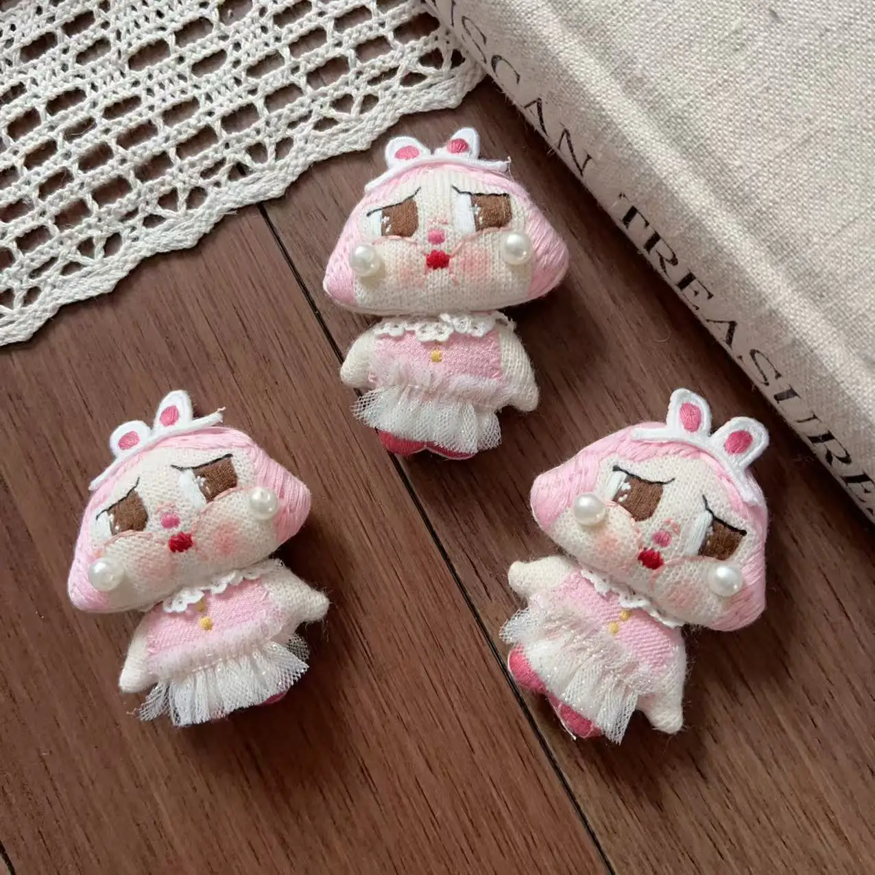 Multifunctional Stuffed Fabric Pink Cartoon Girl Hair Clip Brooch Portable for Bag Keychain Hat Clothing Trim
Multifunctional Stuffed Fabric Pink Cartoon Girl Hair Clip Brooch Portable for Bag Keychain Hat Clothing Trim