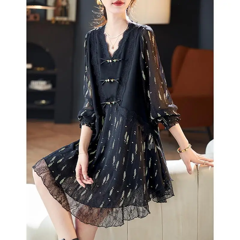 Spring Autumn New Fashion V Neck Long Sleeve Women's Clothing Loose Sweat Printed Female Clothes Y2K Korean Style Button Dresses
Spring Autumn New Fashion V Neck Long Sleeve Women's Clothing Loose Sweat Printed Female Clothes Y2K Korean Style Button Dresses