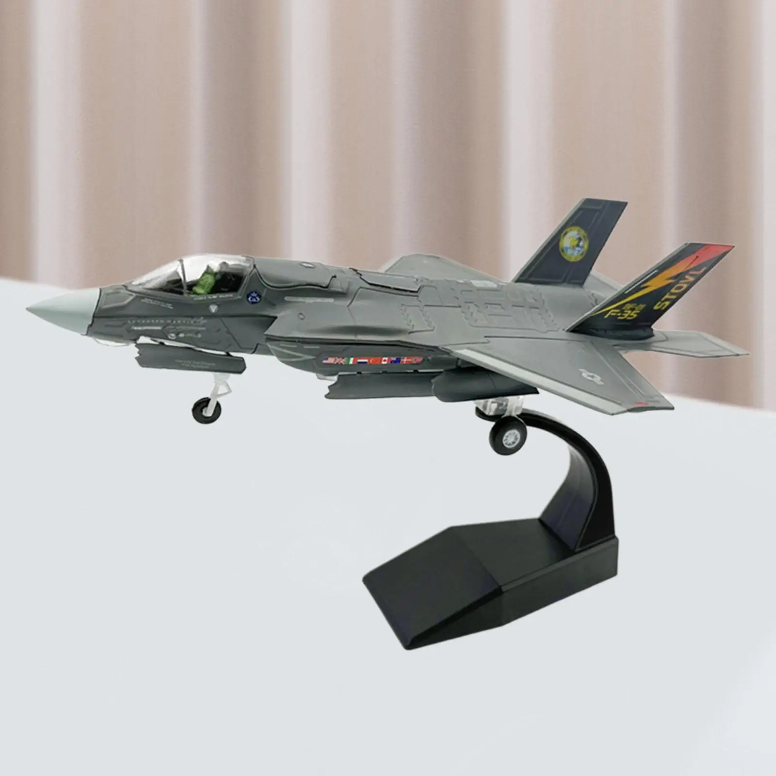 Модель самолета в масштабе 1/72, авиационная памятная модель самолета для праздничного подарка
Модель самолета в масштабе 1/72, авиационная памятная модель самолета для праздничного подарка