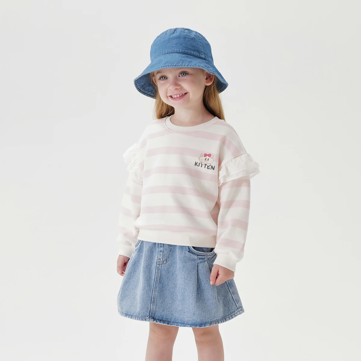 MARC & JANIE Girls Fashions Sweet Lace Sleeve Soft Stretchy Stripe Sweatshirt 250213
MARC & JANIE Girls Fashions Sweet Lace Sleeve Soft Stretchy Stripe Sweatshirt 250213