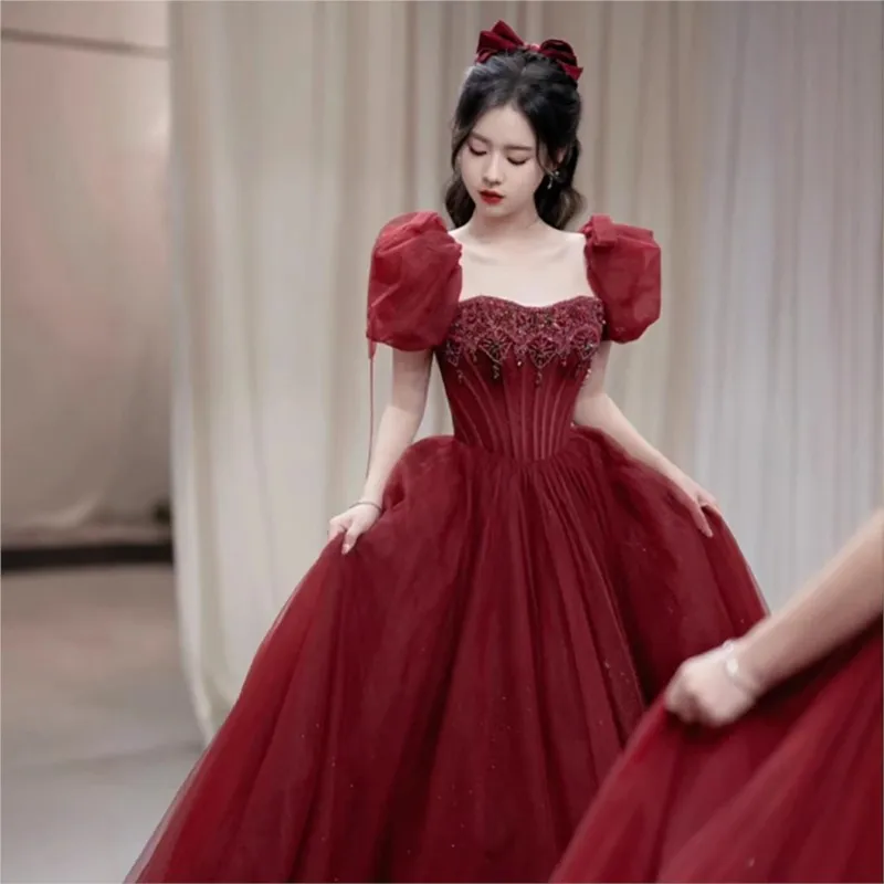 Red puffed sleeves with heavy beaded toasts coming-of-age banquet dress
Red puffed sleeves with heavy beaded toasts coming-of-age banquet dress