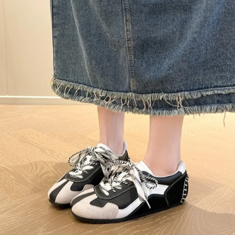 Retro Women's Shoes Luxury Leather Moral Training Shoes for Woman Handmade Lace Sports Casual Shoe Designer Shoes Zapatos Mujer
Retro Women's Shoes Luxury Leather Moral Training Shoes for Woman Handmade Lace Sports Casual Shoe Designer Shoes Zapatos Mujer