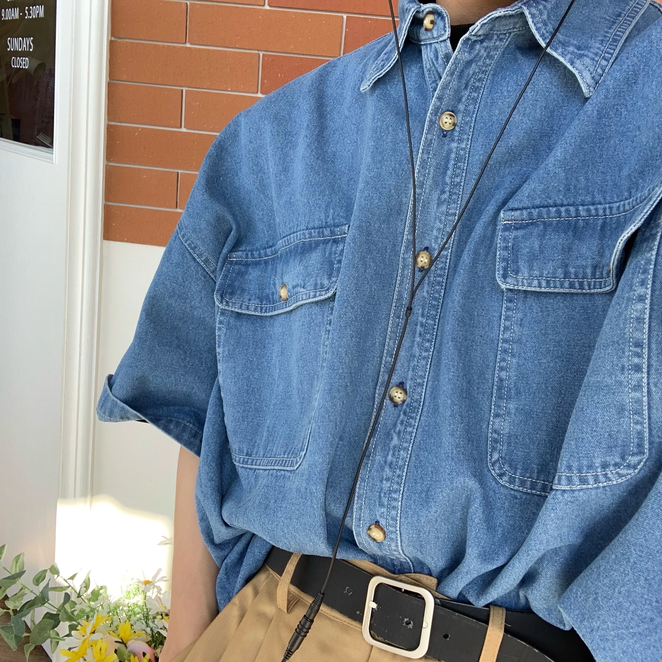 Retro Hong Kong Water Washed Simple Denim Short Sleeve Shirt Trendy Summer Clothing 2024 New Versatile Shirt Ins Women's Fashion
Retro Hong Kong Water Washed Simple Denim Short Sleeve Shirt Trendy Summer Clothing 2024 New Versatile Shirt Ins Women's Fashion