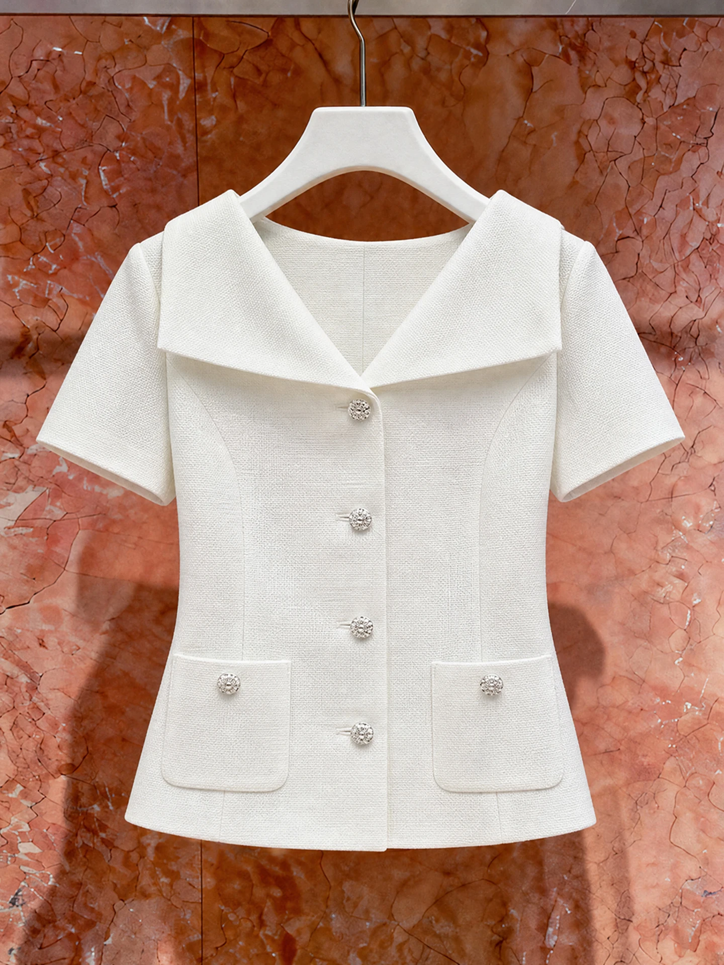 High-End Summer 2026 French Style Shirt Collar Blouse Elegant Quilted Fabric Loose Fit Short Sleeve Women's Premium Fashion Top
High-End Summer 2026 French Style Shirt Collar Blouse Elegant Quilted Fabric Loose Fit Short Sleeve Women's Premium Fashion Top