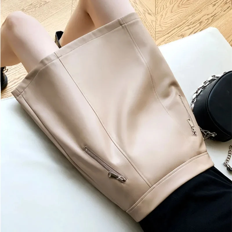 Women PU Leather Skirts Autumn Winter High Waist A-line Black Short Leather Skirts Korean Fashion Slim Solid Soft Mini Skirts
Women PU Leather Skirts Autumn Winter High Waist A-line Black Short Leather Skirts Korean Fashion Slim Solid Soft Mini Skirts