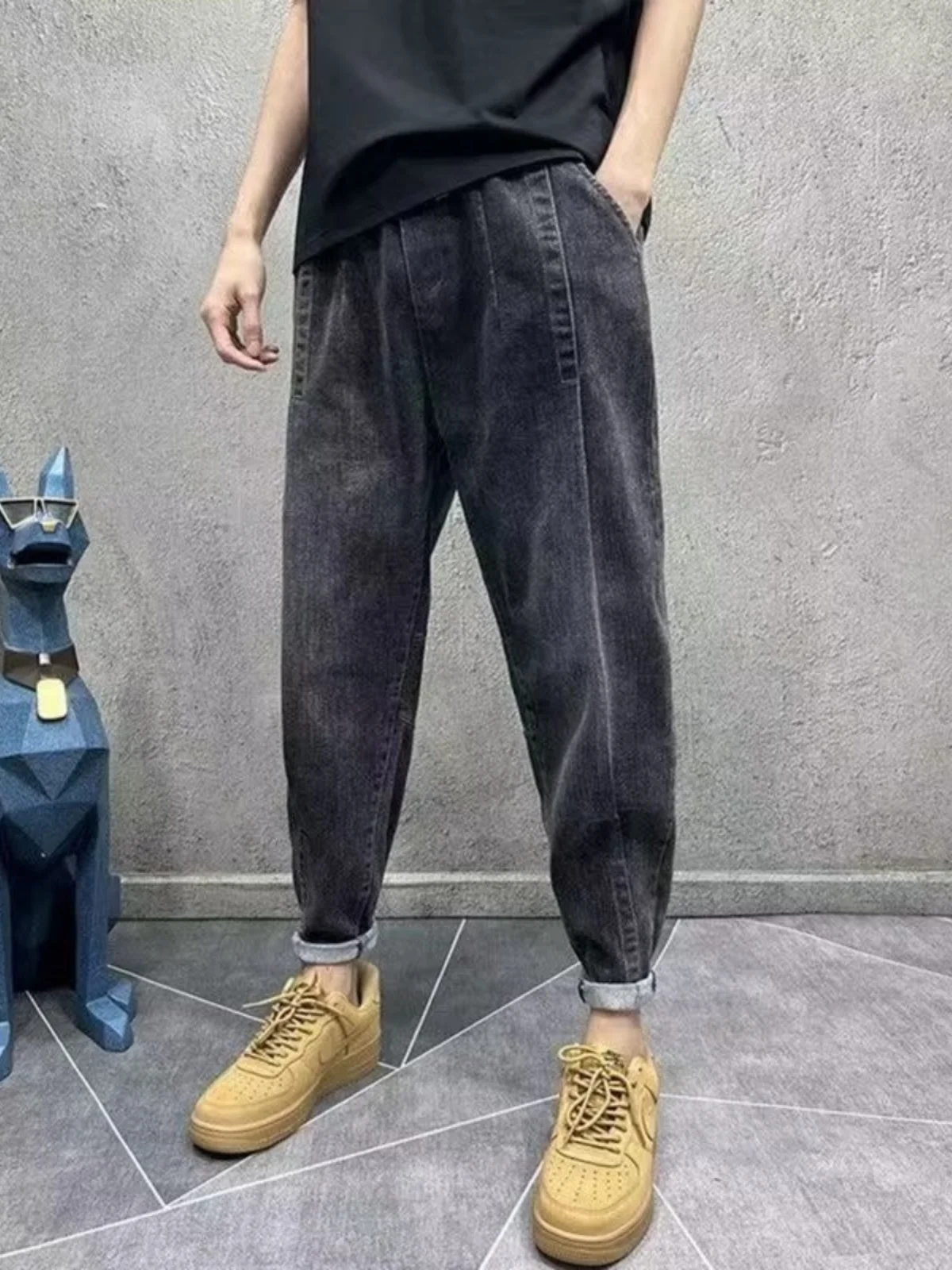 Мужские джинсы с эластичной резинкой на талии, весенне-осенние свободные брюки Харлан, модные молодежные длинные брюки, хлопковые эластичные джинсовые брюки со средней талией
Мужские джинсы с эластичной резинкой на талии, весенне-осенние свободные брюки Харлан, модные молодежные длинные брюки, хлопковые эластичные джинсовые брюки со средней талией