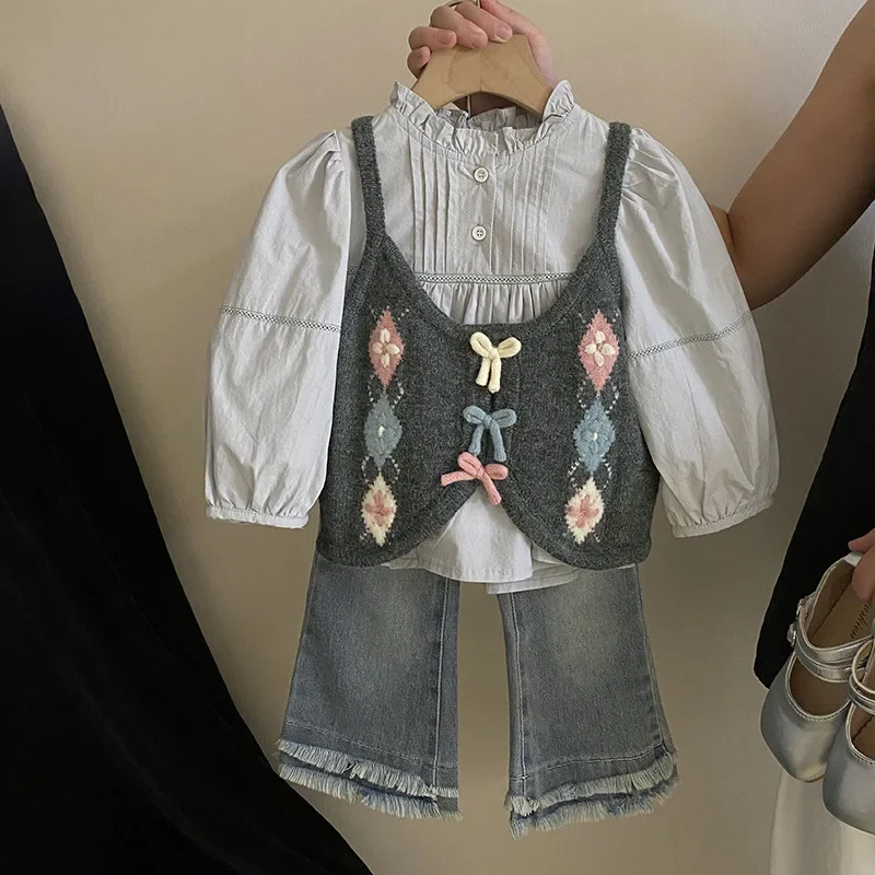Girls Suit 2024 Autumn New Childrens Wear Korean Baby Girl Temperament Shirt Bow Halter Vest Two-piece Set Casual Simple Daily
Girls Suit 2024 Autumn New Childrens Wear Korean Baby Girl Temperament Shirt Bow Halter Vest Two-piece Set Casual Simple Daily
