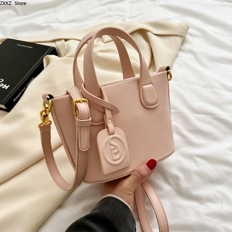 Simple Fashion PU Leather Bucket Crossbody Bags for Women Designer Luxury Handbags and Purses Women's Shoulder Tote Bag
Simple Fashion PU Leather Bucket Crossbody Bags for Women Designer Luxury Handbags and Purses Women's Shoulder Tote Bag