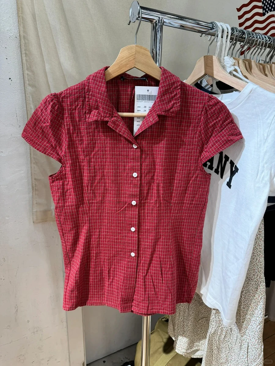Red Plaid Button Blouse Women Casual Streetwear Cotton Lapel Short Sleeve Tees Vintage Preppy Style Sweet T-shirts Y2K Tops
Red Plaid Button Blouse Women Casual Streetwear Cotton Lapel Short Sleeve Tees Vintage Preppy Style Sweet T-shirts Y2K Tops