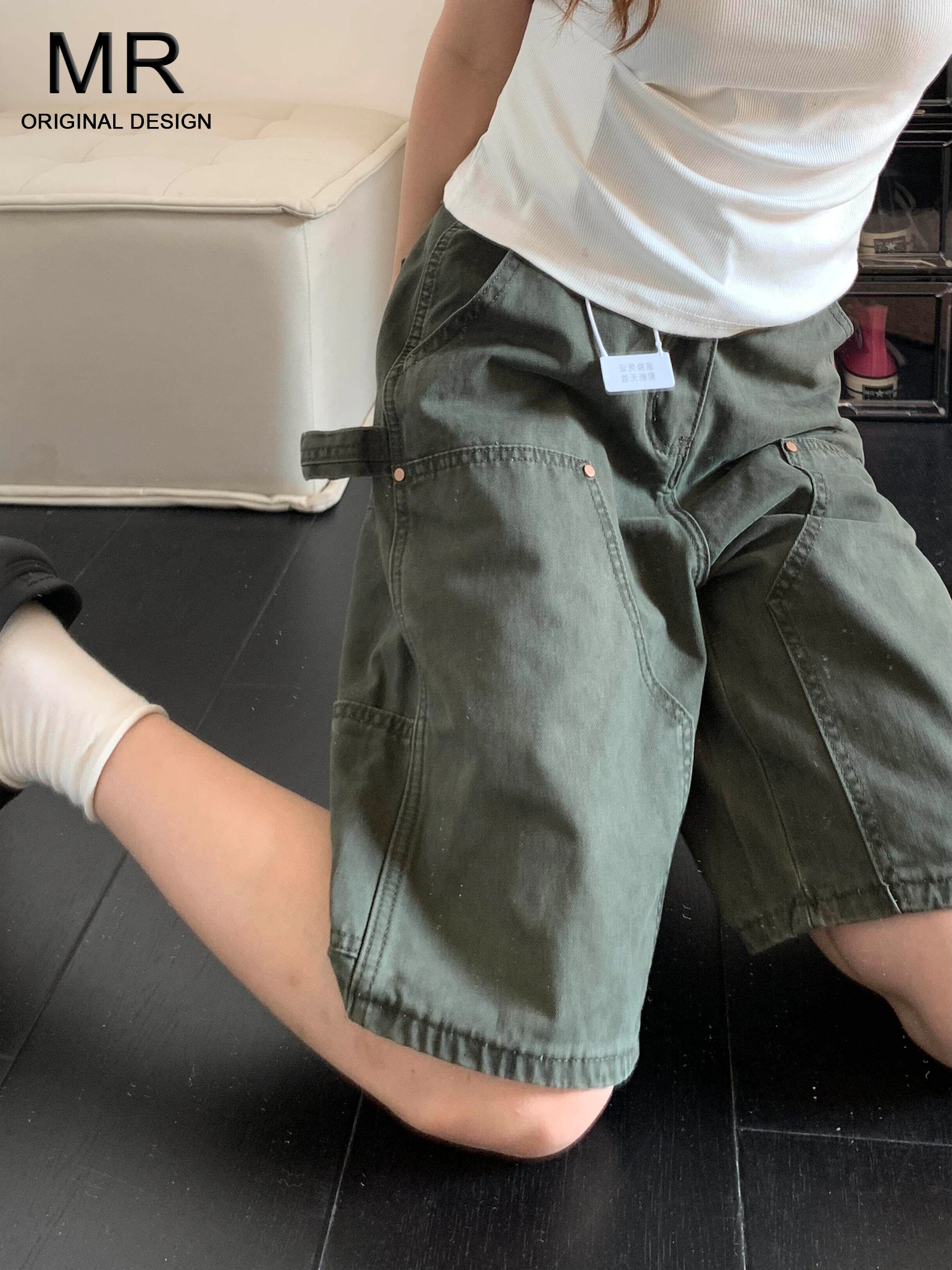 American Style Military Green Workwear Jeans Shorts Women's High Waist Loose Straight Leg Wide Leg Summer New Arrival
American Style Military Green Workwear Jeans Shorts Women's High Waist Loose Straight Leg Wide Leg Summer New Arrival