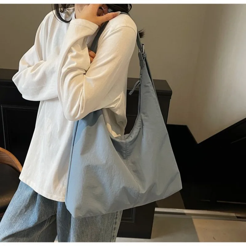 Гладкая повседневная сумка для подгузников, сумка, рюкзак для офиса, изысканная, изысканная, универсальная, шикарная, практичная, организованная
Гладкая повседневная сумка для подгузников, сумка, рюкзак для офиса, изысканная, изысканная, универсальная, шикарная, практичная, организованная