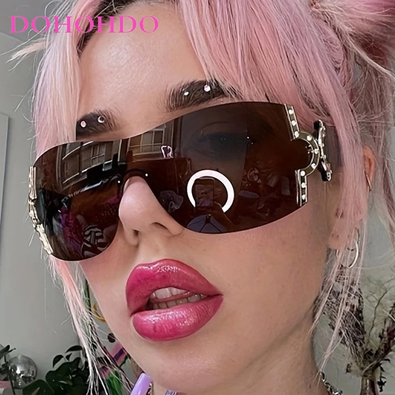 2025 New Oversized Rimless Y2K Sunglasses For Women Men Integrated Trendy Shield Wrap Around Shades Fashion Ladies Sun Glasses
2025 New Oversized Rimless Y2K Sunglasses For Women Men Integrated Trendy Shield Wrap Around Shades Fashion Ladies Sun Glasses