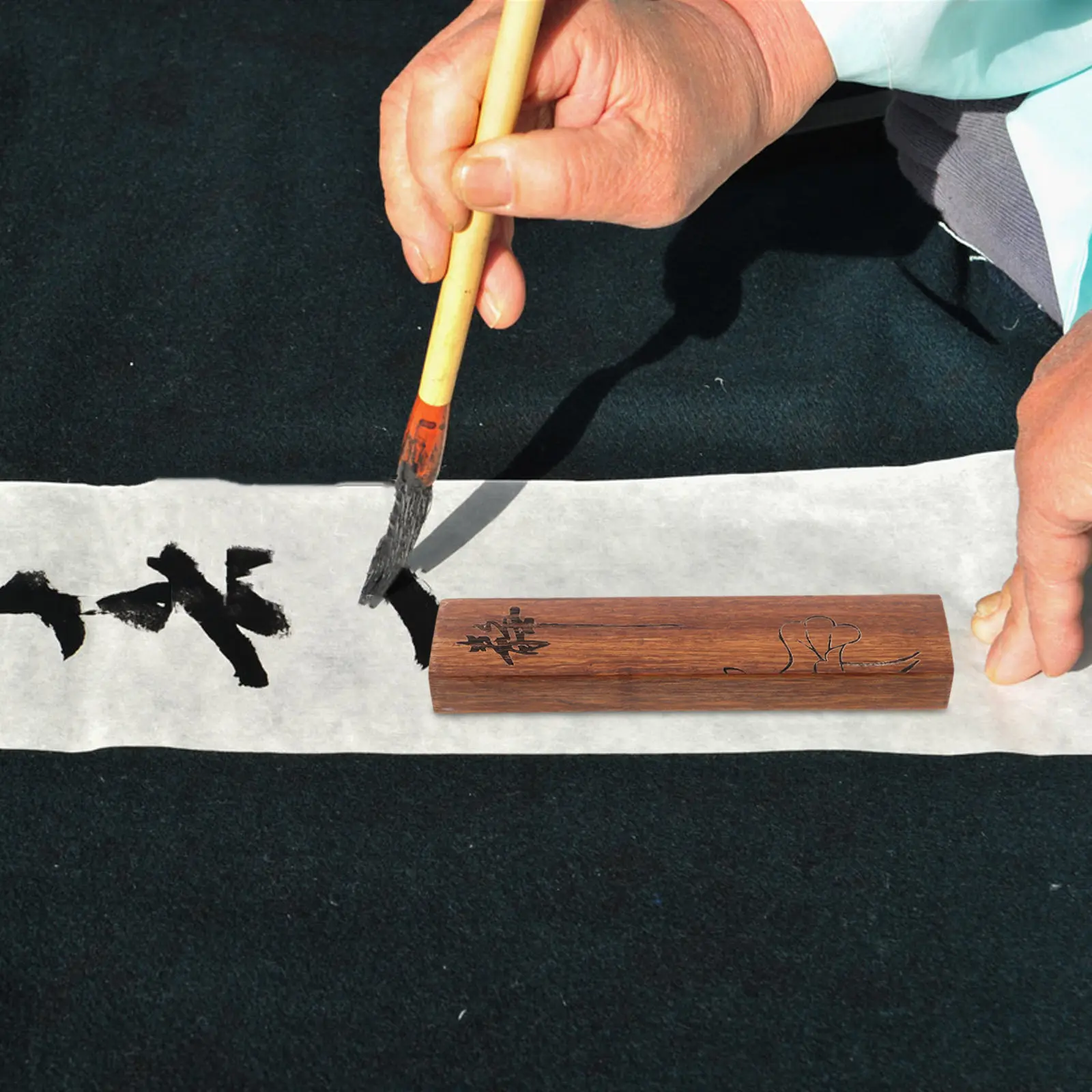 2Pcs Solid Wood Chinese Calligraphy Paperweight Classical Hand-Carved Scholar Paper Press for Brush Painting Drawing Scroll
2Pcs Solid Wood Chinese Calligraphy Paperweight Classical Hand-Carved Scholar Paper Press for Brush Painting Drawing Scroll