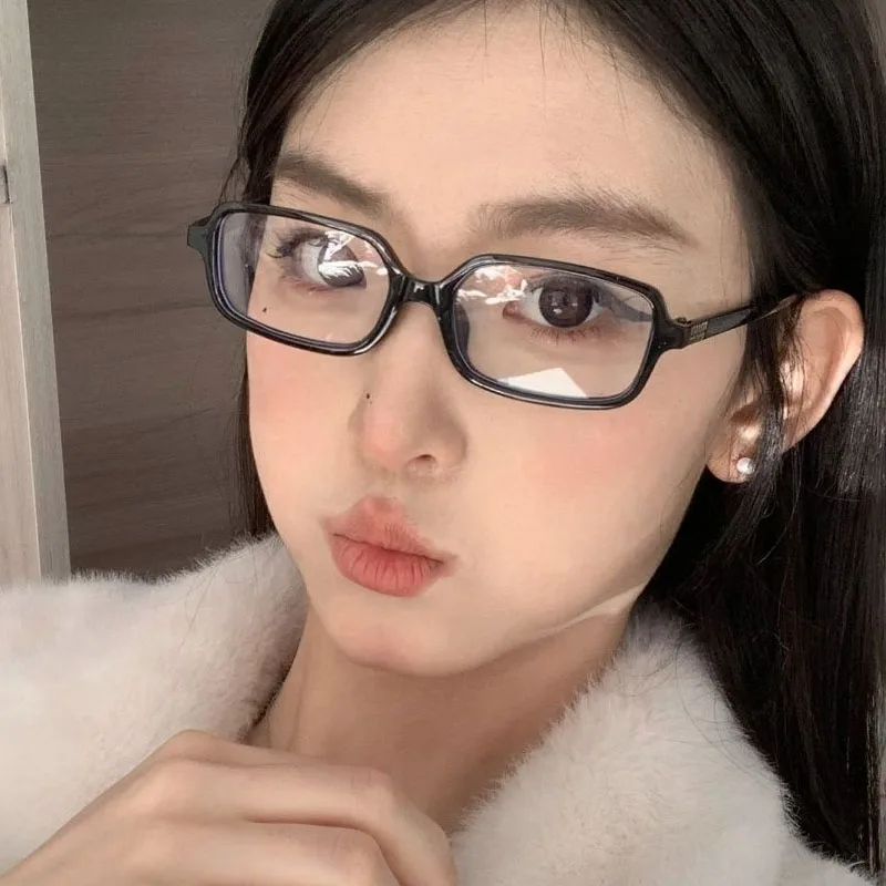 Прямоугольные очки для мужчин и женщин, корейские черные очки с леопардовым принтом и квадратной оправой, винтажные модные очки с блокировкой синего света
Прямоугольные очки для мужчин и женщин, корейские черные очки с леопардовым принтом и квадратной оправой, винтажные модные очки с блокировкой синего света