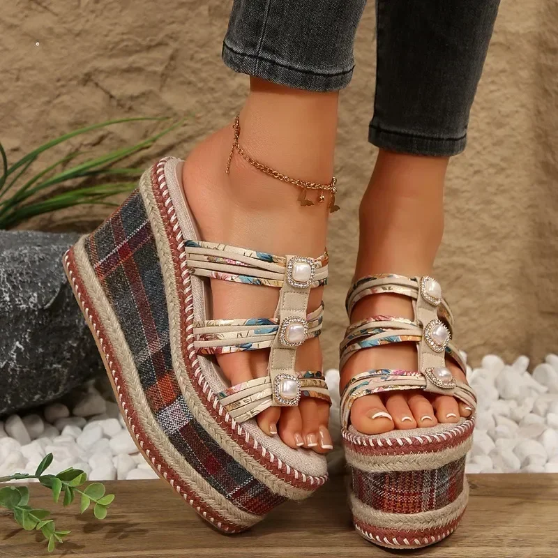 Ladies Shoes 2025 Plus Size Women's Slippers Platform Modern Slippers Women Mixed Colors Crystal Pearl Super High Wedges Sandals
Ladies Shoes 2025 Plus Size Women's Slippers Platform Modern Slippers Women Mixed Colors Crystal Pearl Super High Wedges Sandals