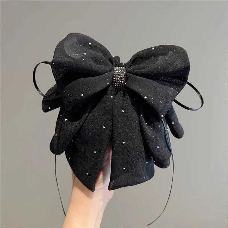 New bow hairpin, hair on the back of the head, light luxury hair accessories, ponytail clip, fashionable and versatile, advanced and exquisite grab clip.
New bow hairpin, hair on the back of the head, light luxury hair accessories, ponytail clip, fashionable and versatile, advanced and exquisite grab clip.