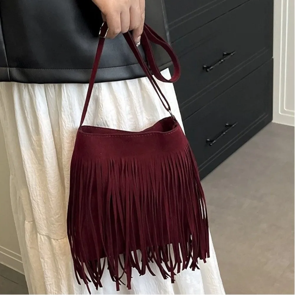 Vintage Suede Fringe Crossbody Bag Boho Style Solid Color Shoulder Bag Large Capacity Adjustable Shoulder Strap Bucket Bag Women
Vintage Suede Fringe Crossbody Bag Boho Style Solid Color Shoulder Bag Large Capacity Adjustable Shoulder Strap Bucket Bag Women