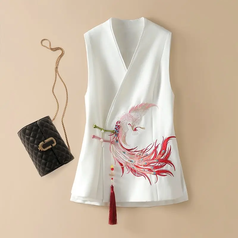 Chinese style Chinese design, suit vest, women's 2025 spring new phoenix embroidery, white shoulder vest
Chinese style Chinese design, suit vest, women's 2025 spring new phoenix embroidery, white shoulder vest