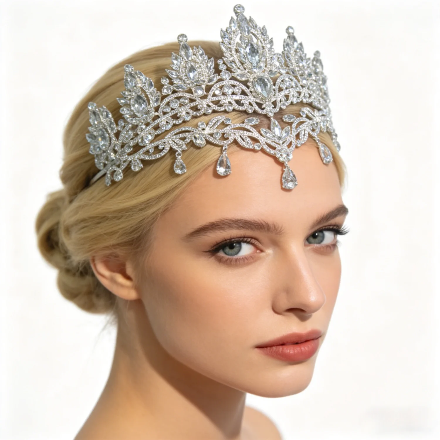 New Design Luxury Bride Bridal Crown Crystal Fall Spring Garden Prom Evening Wedding Party Hair Headpiece Occasion Accessory
New Design Luxury Bride Bridal Crown Crystal Fall Spring Garden Prom Evening Wedding Party Hair Headpiece Occasion Accessory