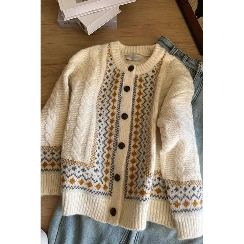 Женский утолщенный свободный вязаный свитер Fair Isle, пальто, осень-зима, стильный повседневный модный мягкий уютный пуловер с круглым вырезом, топ
Женский утолщенный свободный вязаный свитер Fair Isle, пальто, осень-зима, стильный повседневный модный мягкий уютный пуловер с круглым вырезом, топ