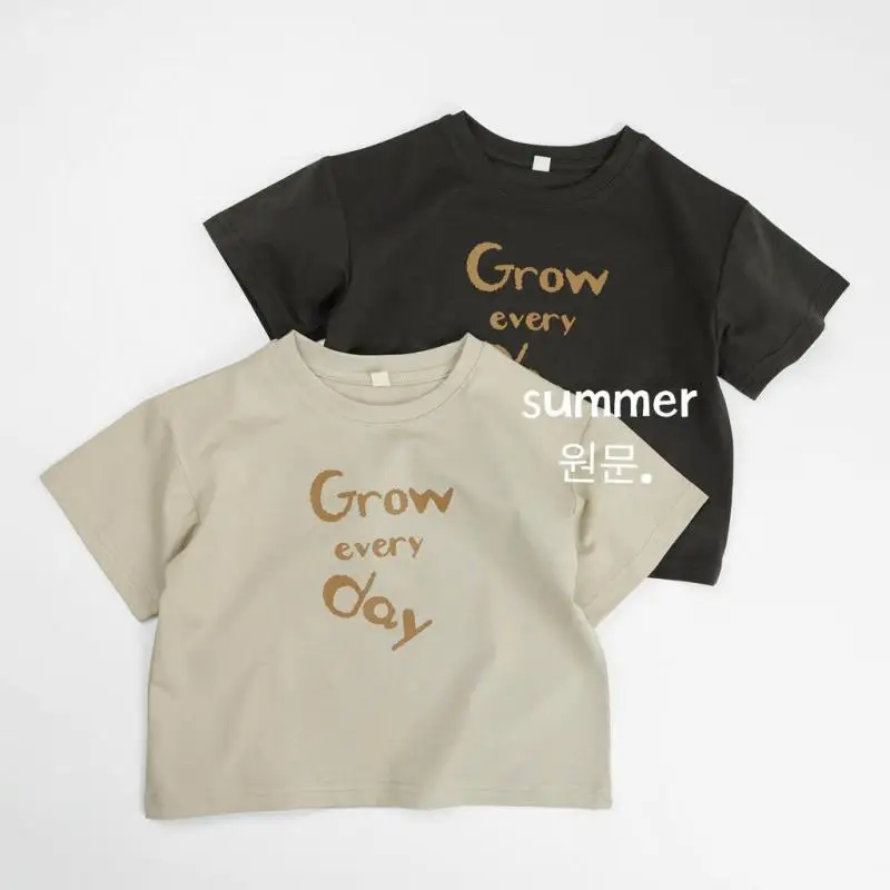2025 Summer New Children Short Sleeve T Shirts Cotton Girls Letter Print Tee Baby Versatile Casual Tops Kids Boys Loose T Shirt
2025 Summer New Children Short Sleeve T Shirts Cotton Girls Letter Print Tee Baby Versatile Casual Tops Kids Boys Loose T Shirt