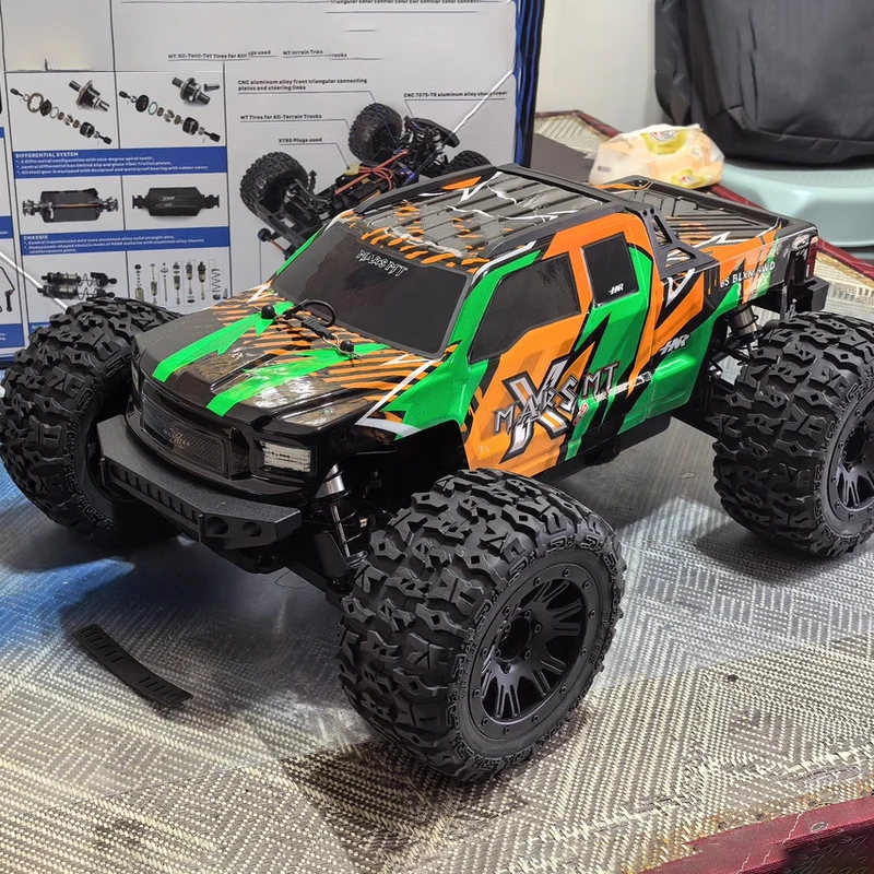 HNR H9902 Off-Road Monster Truck Remote Control Electric 1/8 Scale Four-Wheel Drive Brushless Rc Car Toy For Christmas Gift
HNR H9902 Off-Road Monster Truck Remote Control Electric 1/8 Scale Four-Wheel Drive Brushless Rc Car Toy For Christmas Gift