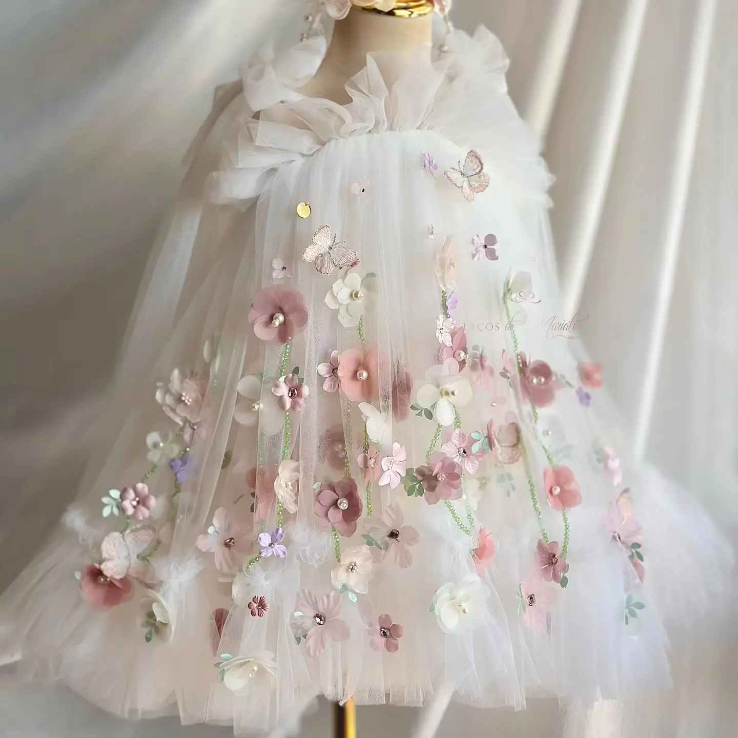Cute Floral Girls Birthday Dresses Customized Appliqued White Flower Girl Dresses for Wedding Party Baby First Communion Dress
Cute Floral Girls Birthday Dresses Customized Appliqued White Flower Girl Dresses for Wedding Party Baby First Communion Dress