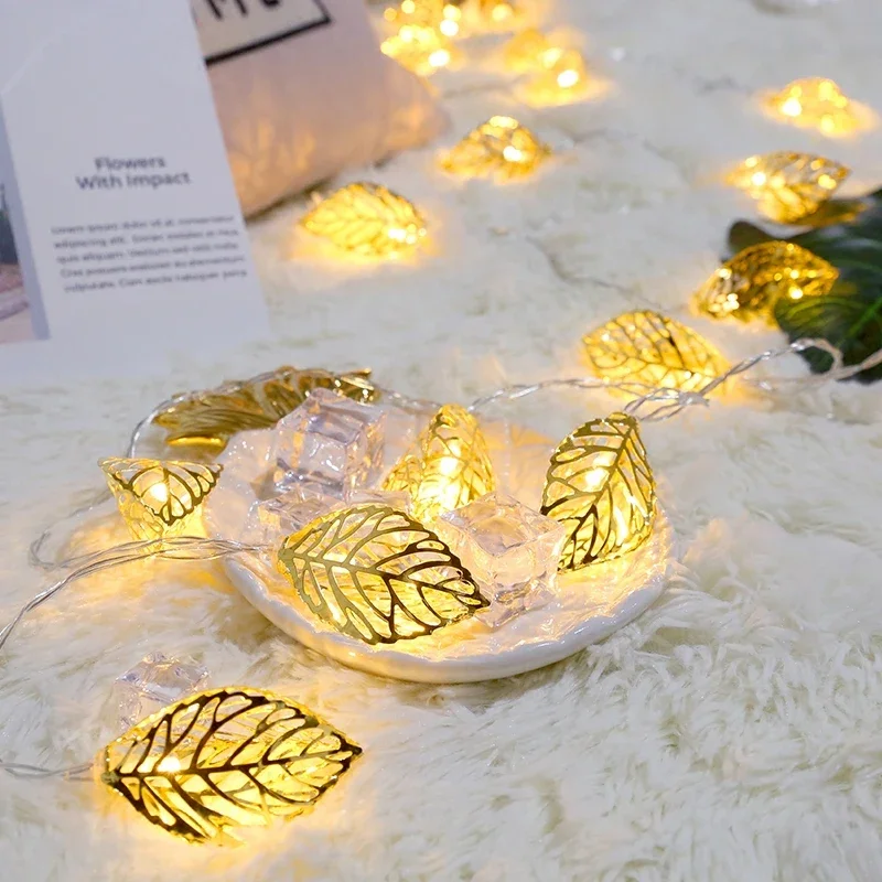 Hollow gold leaf high-end light LED color light flashing string net red ins girl's heart room bedroom decoration
Hollow gold leaf high-end light LED color light flashing string net red ins girl's heart room bedroom decoration