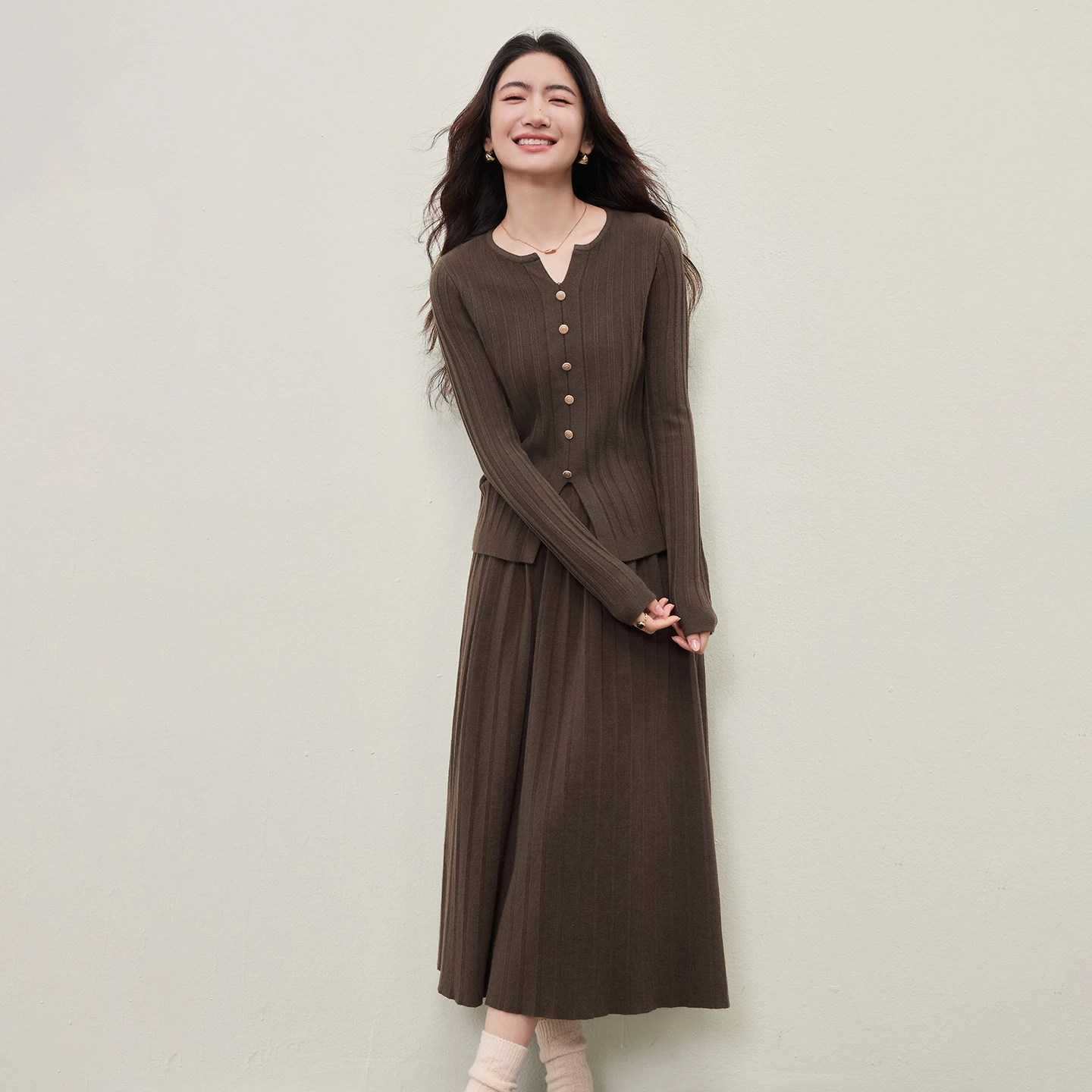 SENTUBILA Two Piece Set for Women Winter 2026 Round Neck Knitting Top Elastic Waist A Line Skirt Loose Female Clothes W54ZF5042
SENTUBILA Two Piece Set for Women Winter 2026 Round Neck Knitting Top Elastic Waist A Line Skirt Loose Female Clothes W54ZF5042