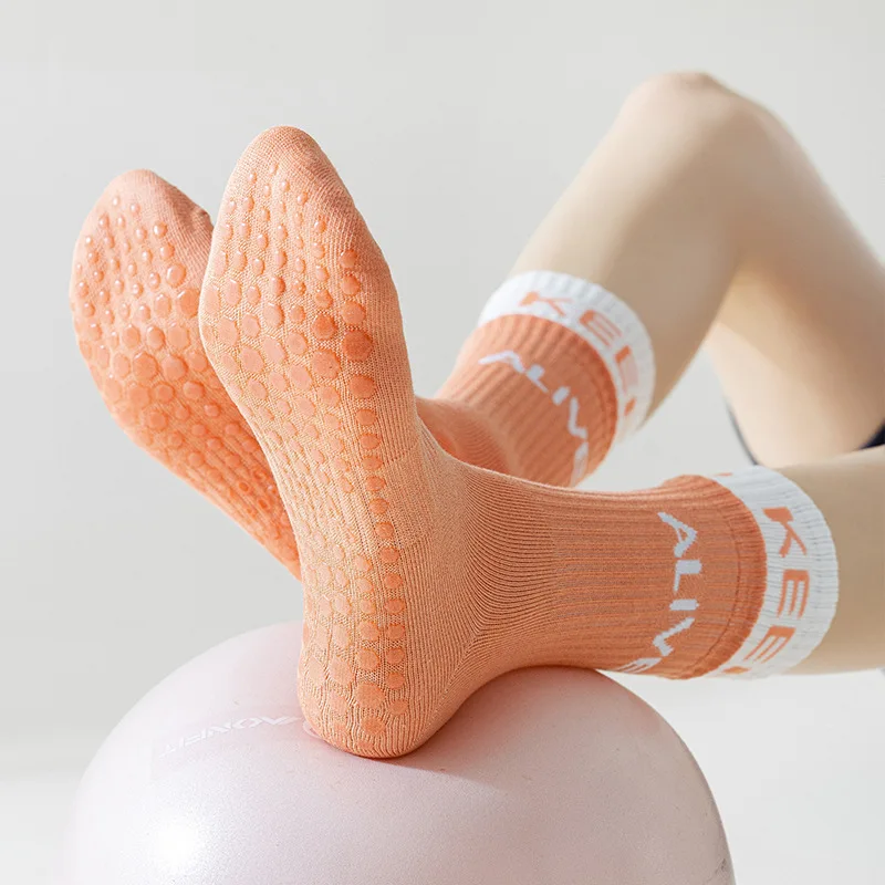 3/5 пар женских дышащих противоскользящих модных эластичных носков средней длины, высокоэластичные спортивные носки, впитывающие пот носки для йоги для взрослых
3/5 пар женских дышащих противоскользящих модных эластичных носков средней длины, высокоэластичные спортивные носки, впитывающие пот носки для йоги для взрослых