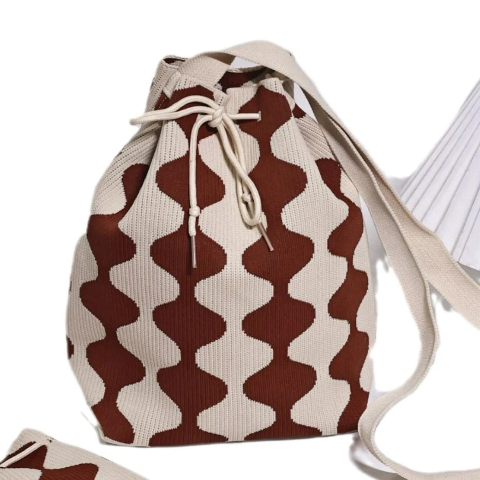 Knitted Bag Large Capacity Messenger Bag Lunch Bag Drawstring Handbag For Daily Use Women
Knitted Bag Large Capacity Messenger Bag Lunch Bag Drawstring Handbag For Daily Use Women