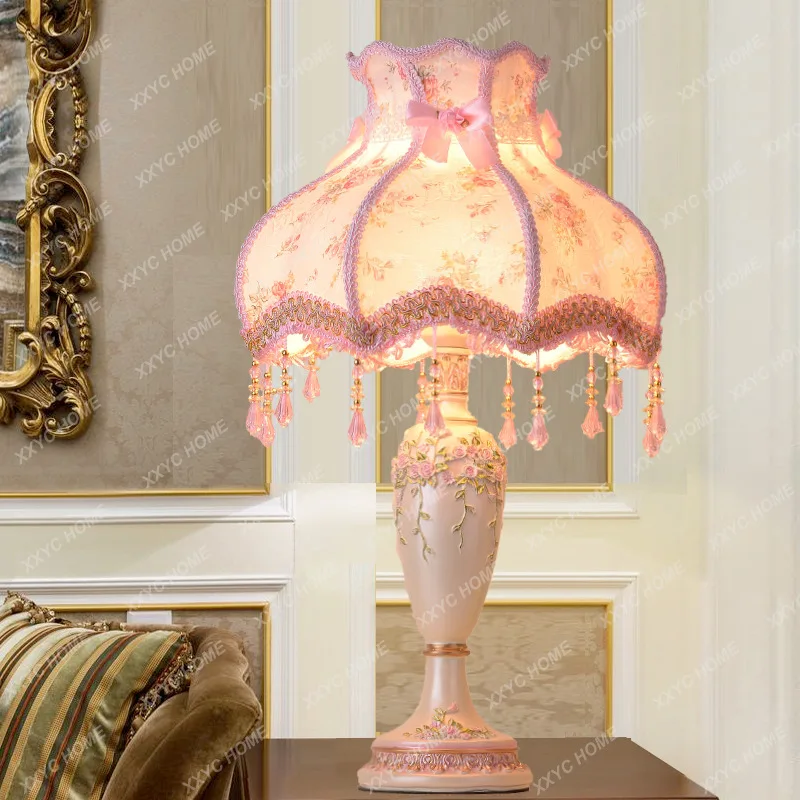 Table lamp Bedroom bedside lamp, creative and warm princess pastoral fabric wedding decoration dimming table lamp
Table lamp Bedroom bedside lamp, creative and warm princess pastoral fabric wedding decoration dimming table lamp