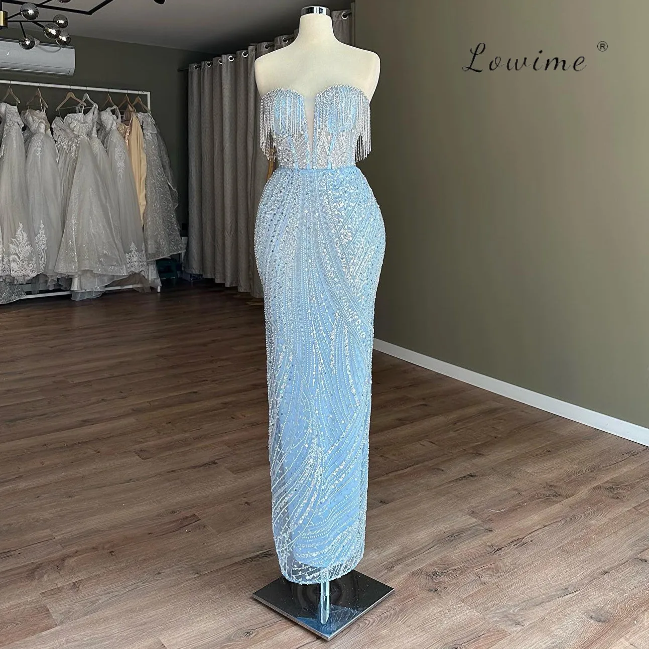 Lowime Chic Голубое вечернее платье без бретелек с блестками и кисточками для выпускного вечера для официальных мероприятий
Lowime Chic Голубое вечернее платье без бретелек с блестками и кисточками для выпускного вечера для официальных мероприятий