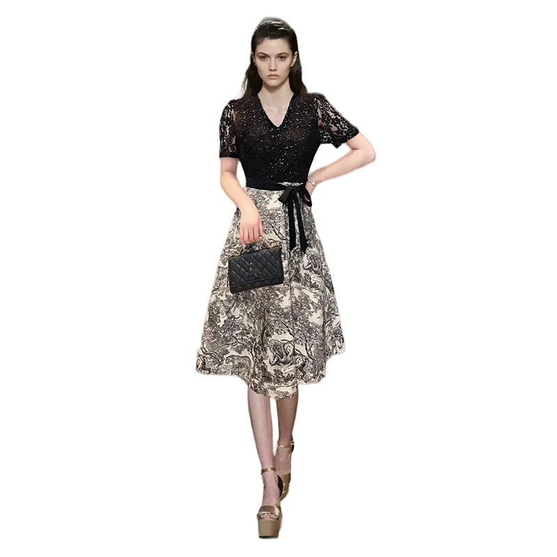 Women Elegant Dress High Quality 2023 Runway V-Neck Short Sleeves Patchwork Lace Jacquard Sequins Lady Dresses Vestidos NP1991C
Women Elegant Dress High Quality 2023 Runway V-Neck Short Sleeves Patchwork Lace Jacquard Sequins Lady Dresses Vestidos NP1991C