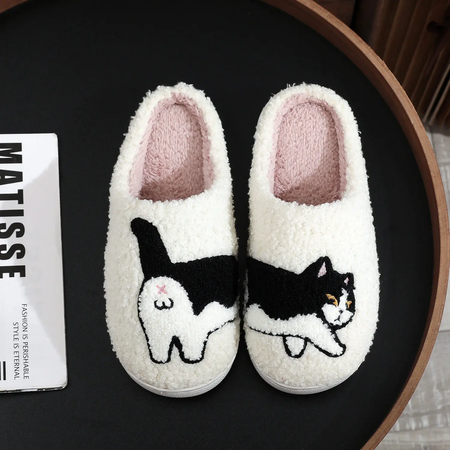 Comfortable Egg Embroidered Slippers Women's Pet Fur Slippers Winter Warm Cow Slippers Trendy Home Slip-On oes
Comfortable Egg Embroidered Slippers Women's Pet Fur Slippers Winter Warm Cow Slippers Trendy Home Slip-On oes