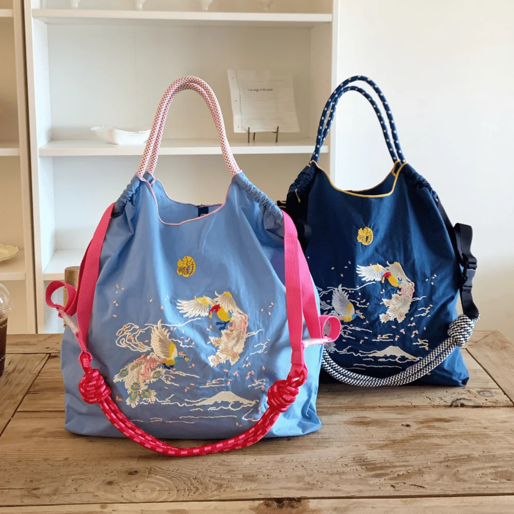 New Style Women's Shoulder Bag, Japanese-Style Embroidered Double Phoenix Large-Capacity Handbag, Commuter Bag, Casual and Versatile
New Style Women's Shoulder Bag, Japanese-Style Embroidered Double Phoenix Large-Capacity Handbag, Commuter Bag, Casual and Versatile