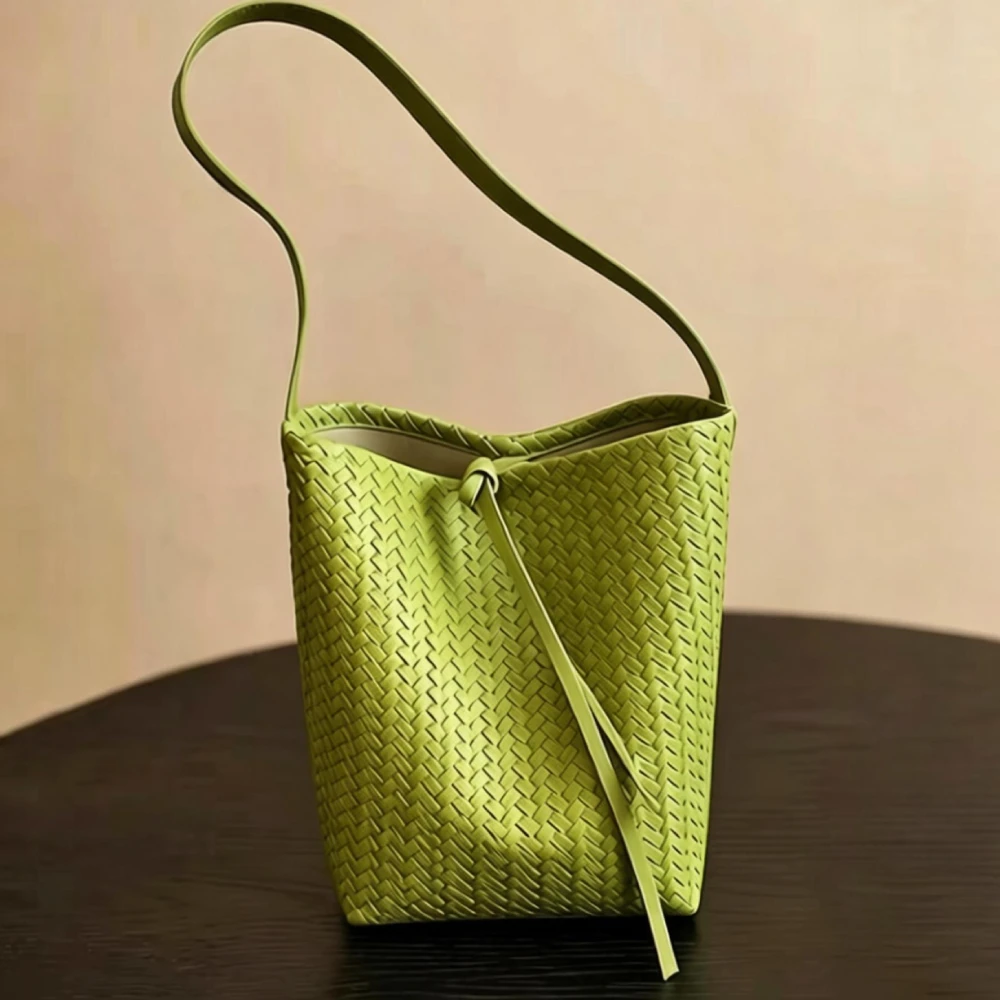Korean Bow Rattan Weave Underarm Shoulder Bag,Women Bucket Tote Bag,Summer Beach Travel Handbag,Russian Trendy Shopping Basket
Korean Bow Rattan Weave Underarm Shoulder Bag,Women Bucket Tote Bag,Summer Beach Travel Handbag,Russian Trendy Shopping Basket