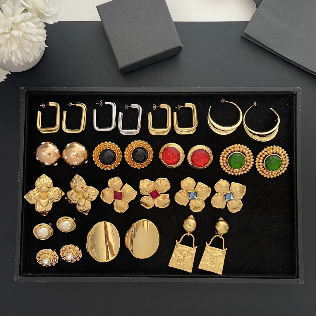 Fashion Europe Designer Brand Geometric Gold Silver Earrings Ear Clip Women Top Quality Luxury Jewelry
Fashion Europe Designer Brand Geometric Gold Silver Earrings Ear Clip Women Top Quality Luxury Jewelry