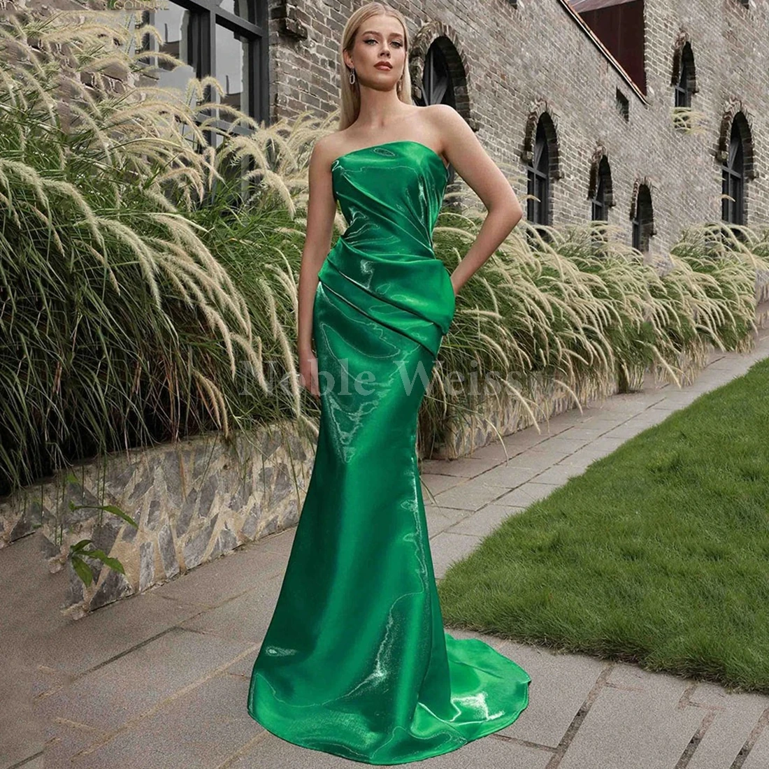Stunning Trumpet Evening Dresses with Sweep Train Organza Fabric Strapless Sexy Party Dress Customized
Stunning Trumpet Evening Dresses with Sweep Train Organza Fabric Strapless Sexy Party Dress Customized