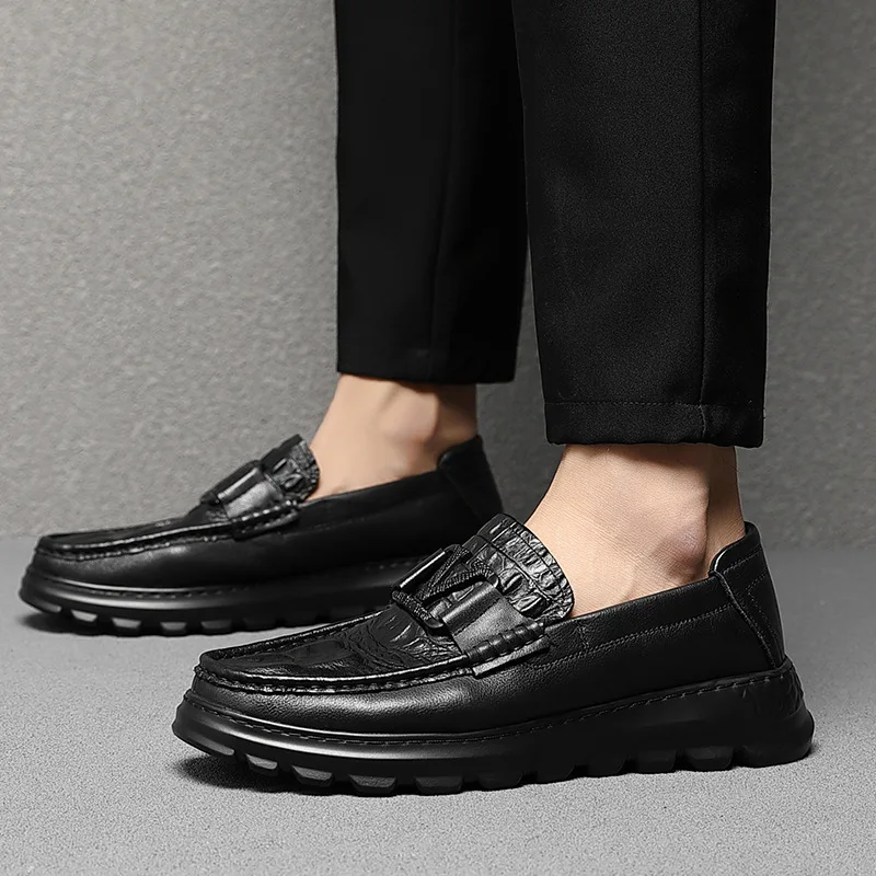 Мужская повседневная обувь из натуральной кожи с принтом аллигатора, туфли на плоской подошве для отдыха на платформе, черные лоферы без шнуровки на толстой подошве
Мужская повседневная обувь из натуральной кожи с принтом аллигатора, туфли на плоской подошве для отдыха на платформе, черные лоферы без шнуровки на толстой подошве